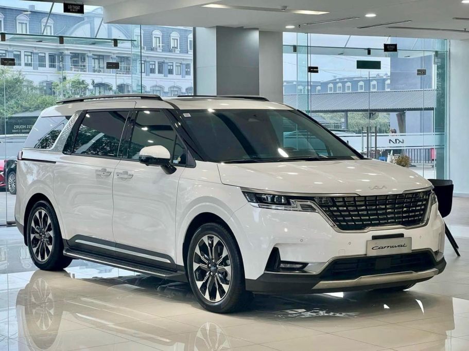 Xehay Kia carnival 060324 4 Kia bổ sung thêm phiên bản mới và điều chỉnh giá bán của mẫu Carnival tại Việt Nam